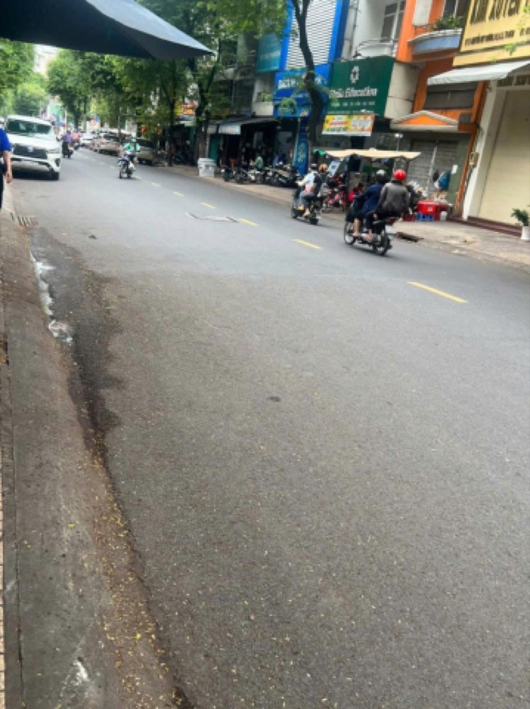 Bán nhà mặt tiền Nguyễn Duy Dương, Quận 5 - ảnh 1