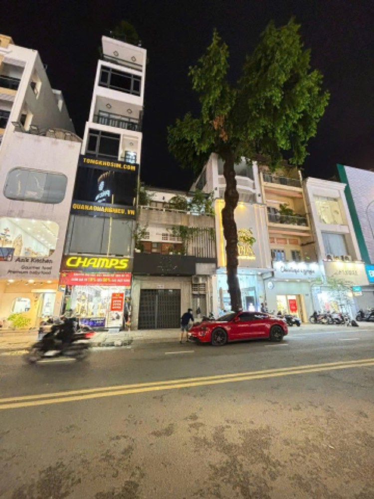 Bán nhà mặt tiền 411 Võ Văn Tần, Quận 3 - ảnh 1