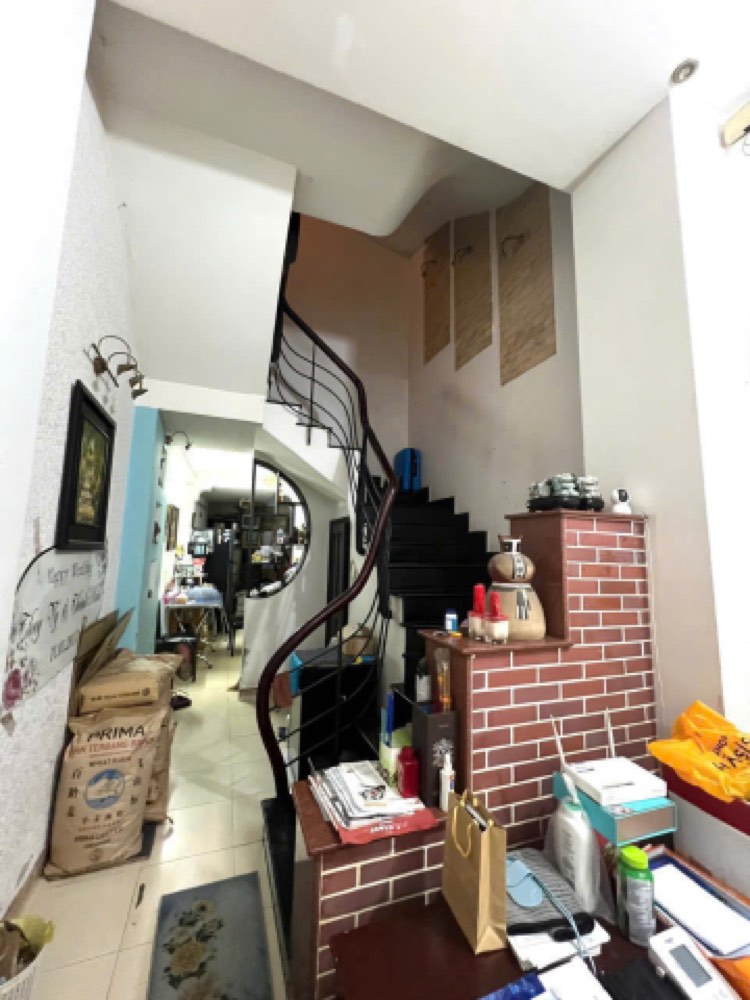 Bán nhà hẻm 163 Thành Thái, Quận 10