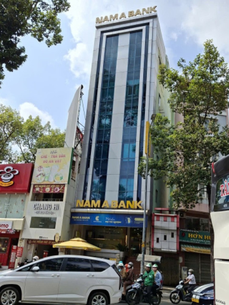Bán nhà mặt tiền 490 Ngô Gia Tự, Quận 10