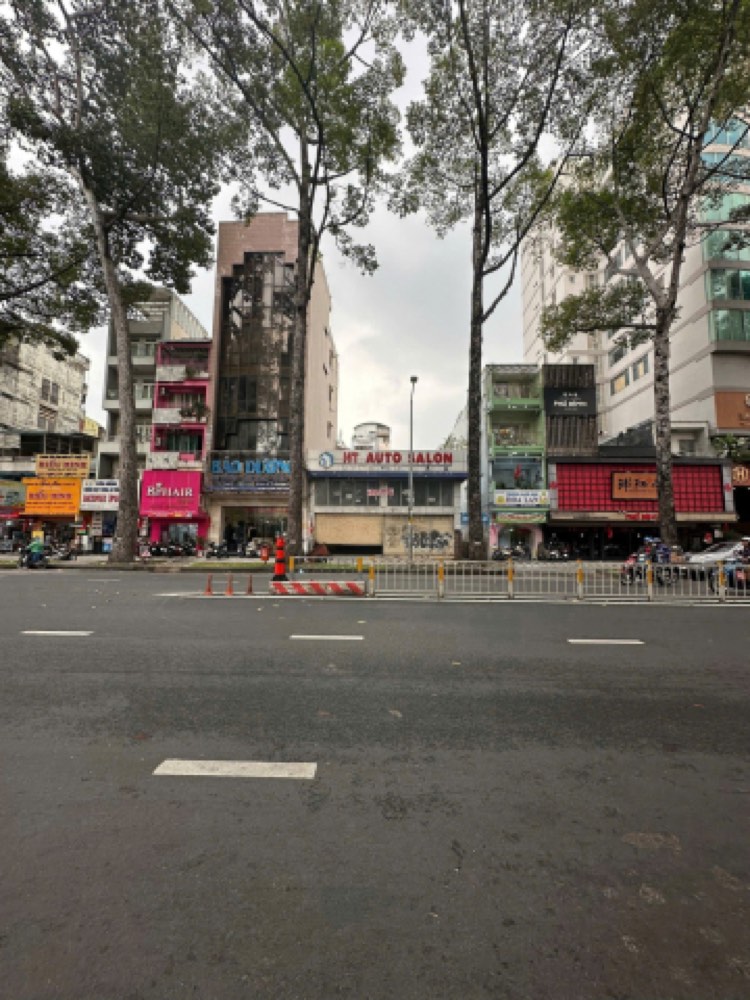 Bán nhà 535-537-539-539/1-2 Trần Hưng Đạo, Quận 1 - ảnh 1