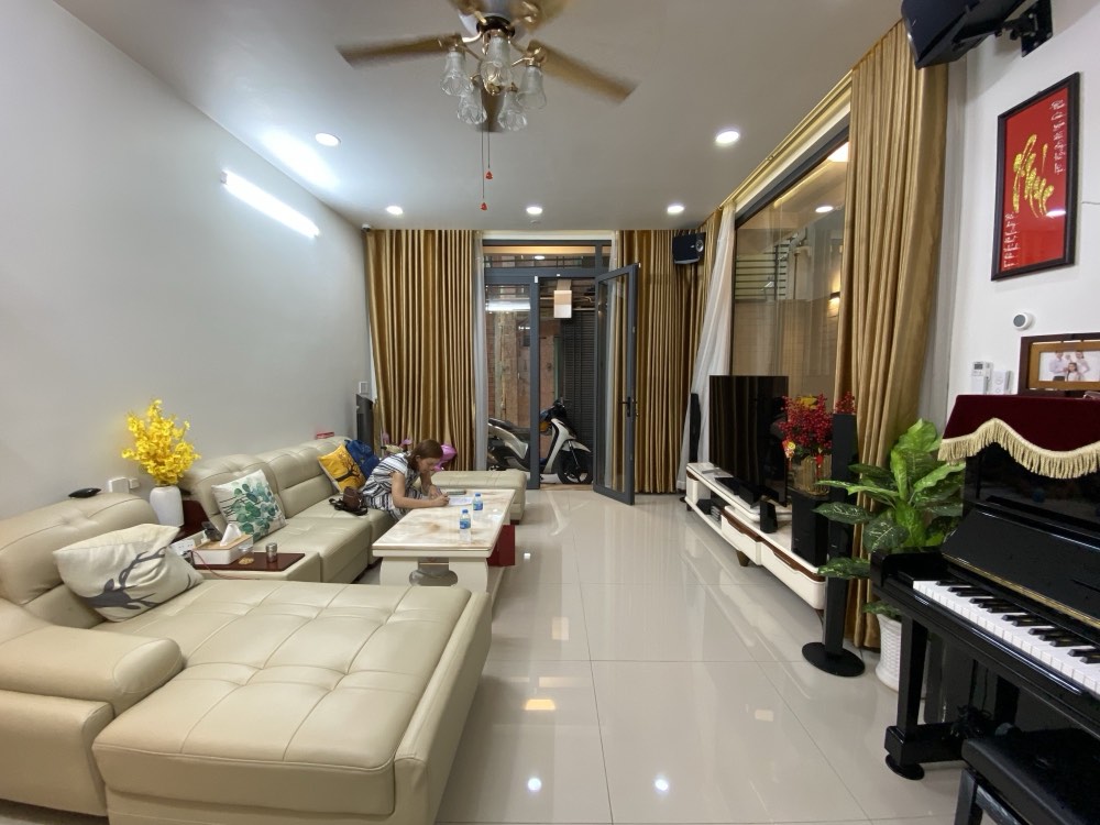 Bán nhà đường Lê Văn Sỹ, Quận 3