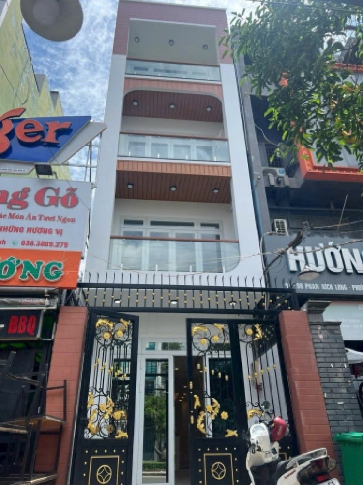 Bán nhà mặt tiền Phan Xích Long, Bình Thạnh - ảnh 1