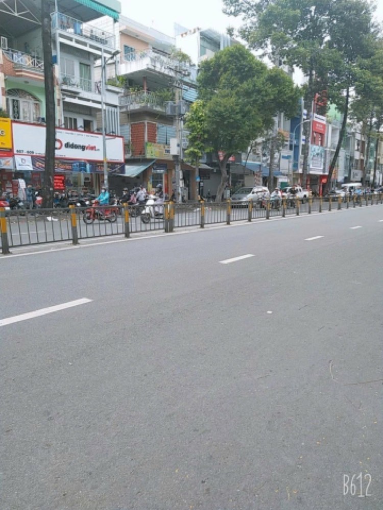 Bán nhà mặt tiền Lê Hồng Phong, Quận 10