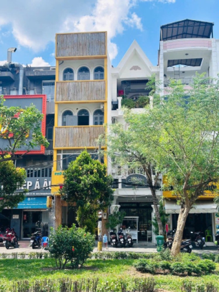 Bán nhà mặt tiền Phan Xích Long, Bình Thạnh - ảnh 1