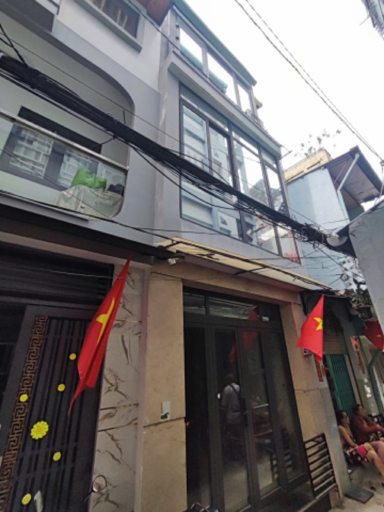 Bán nhà hẻm 199 Cách Mạng Tháng Tám, Quận 3 - ảnh 1