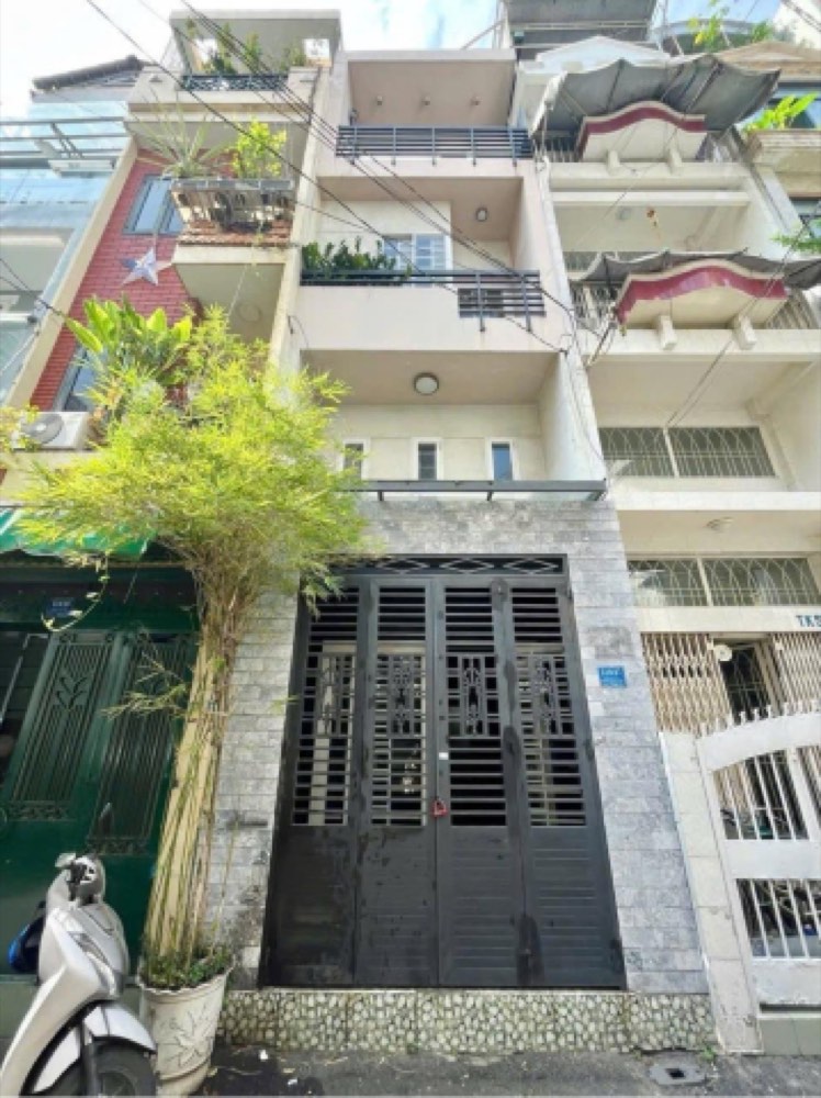 Bán nhà hẻm đường Võ Văn Kiệt, Quận 1 - ảnh chính