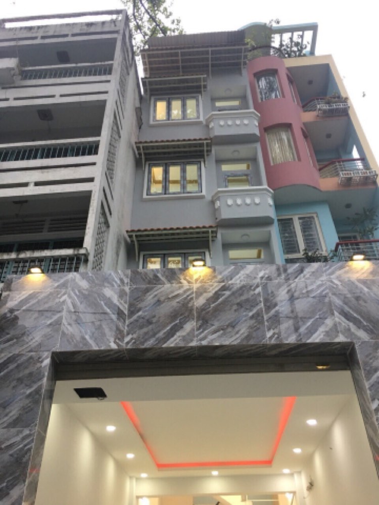 Bán nhà mặt tiền Hùng Vương, Quận 10