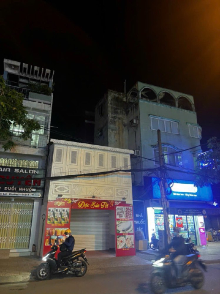 Bán nhà mặt tiền Huỳnh Mẫn Đạt, Quận 5 - ảnh 1