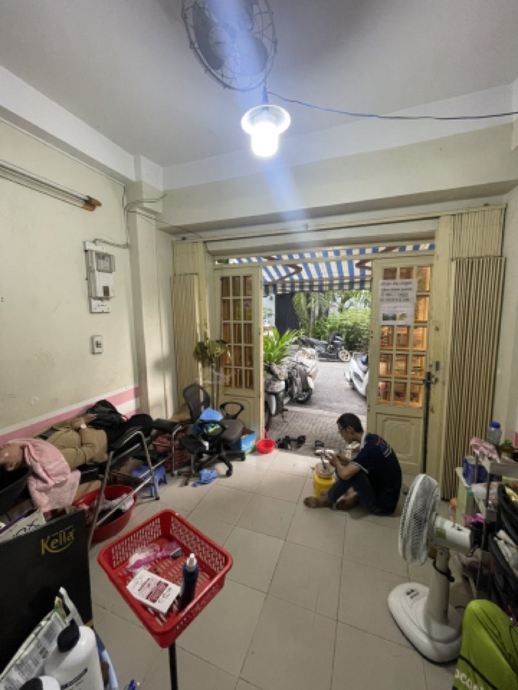 Bán nhà hẻm 656 Cách Mạng Tháng Tám, Quận 3 - ảnh 1