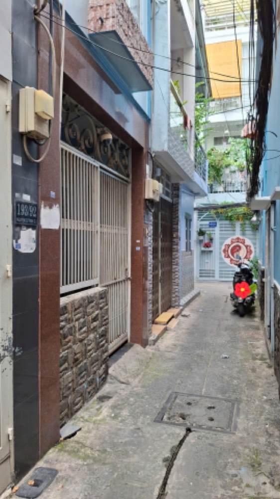 Bán nhà hẻm 193 Nguyễn Cư Trinh, Quận 1 - ảnh 1