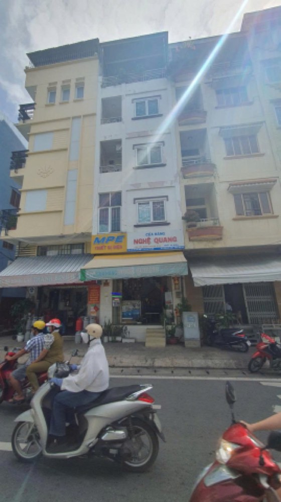 Bán nhà mặt tiền Võ Văn Kiệt, Quận 5 - ảnh chính