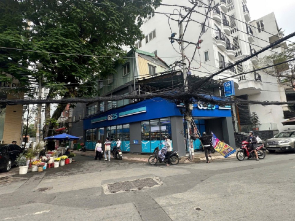 Bán nhà mặt tiền Yên Thế, Tân Bình