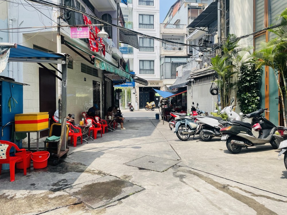 Bán nhà mặt tiền Trần Đình Xu, Quận 1