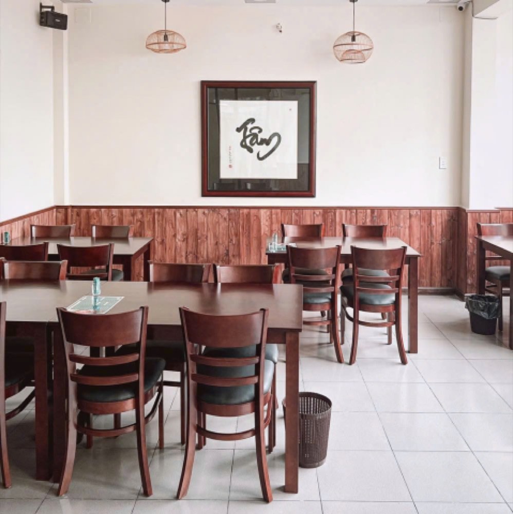 Bán nhà mặt tiền Út Tịch, Tân Bình