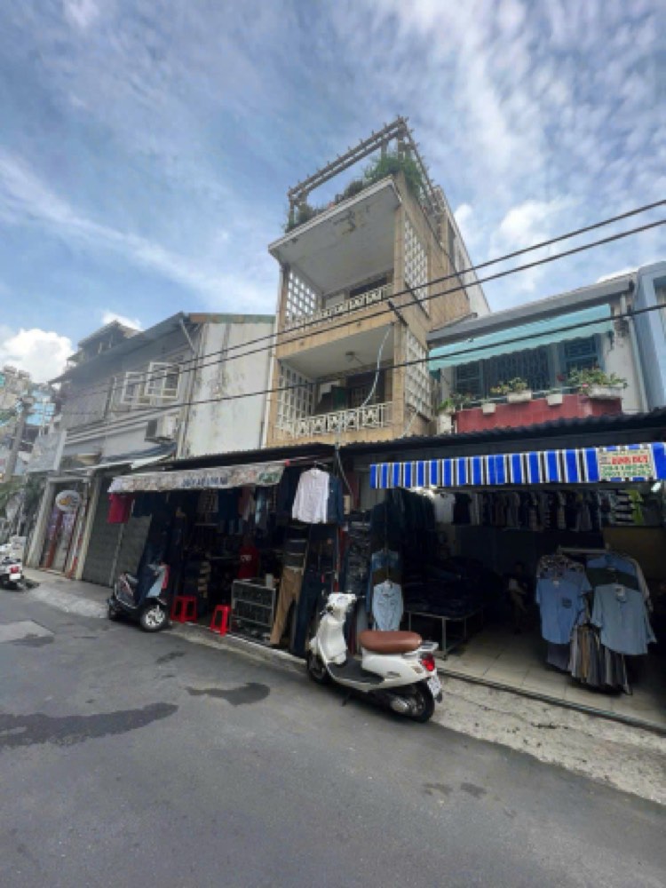 Bán nhà mặt tiền 75-77 Đinh Công Tráng, Quận 1 - ảnh 1