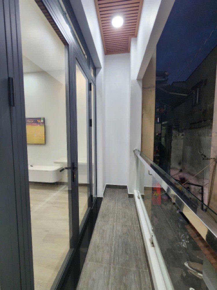 Bán nhà hẻm 12 Nguyễn Văn Cừ, Quận 1