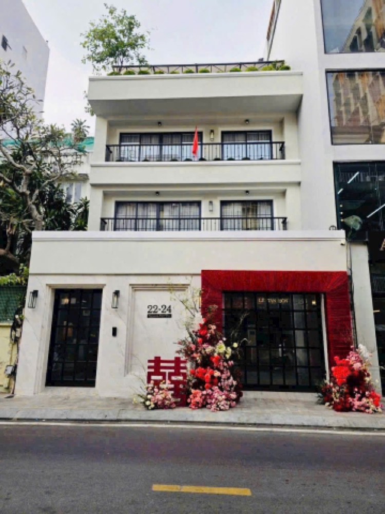 Bán nhà mặt tiền 22-24 Nguyễn Văn Thủ, Quận 1 - ảnh 1