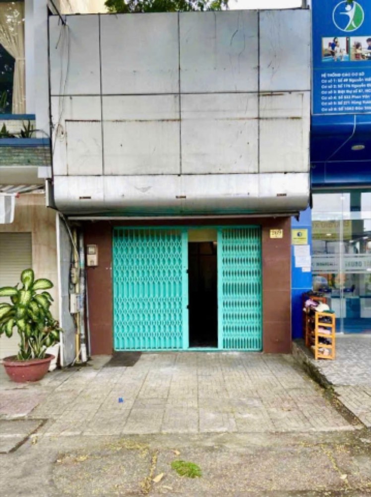 Bán nhà mặt tiền Hùng Vương, Quận 5 - ảnh 1