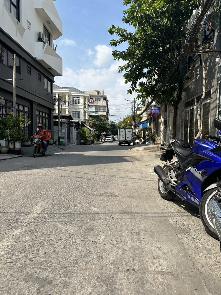 Bán nhà hẻm đường Trang Long, Bình Thạnh