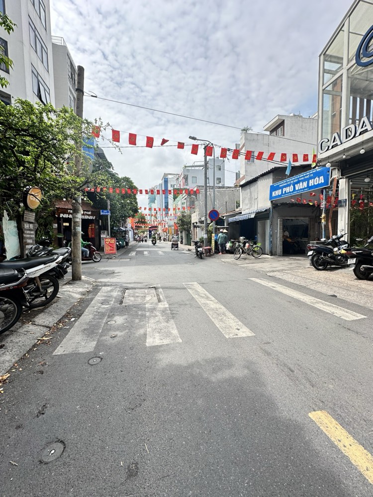 Bán nhà mặt tiền Huỳnh Tịnh Của, Quận 3