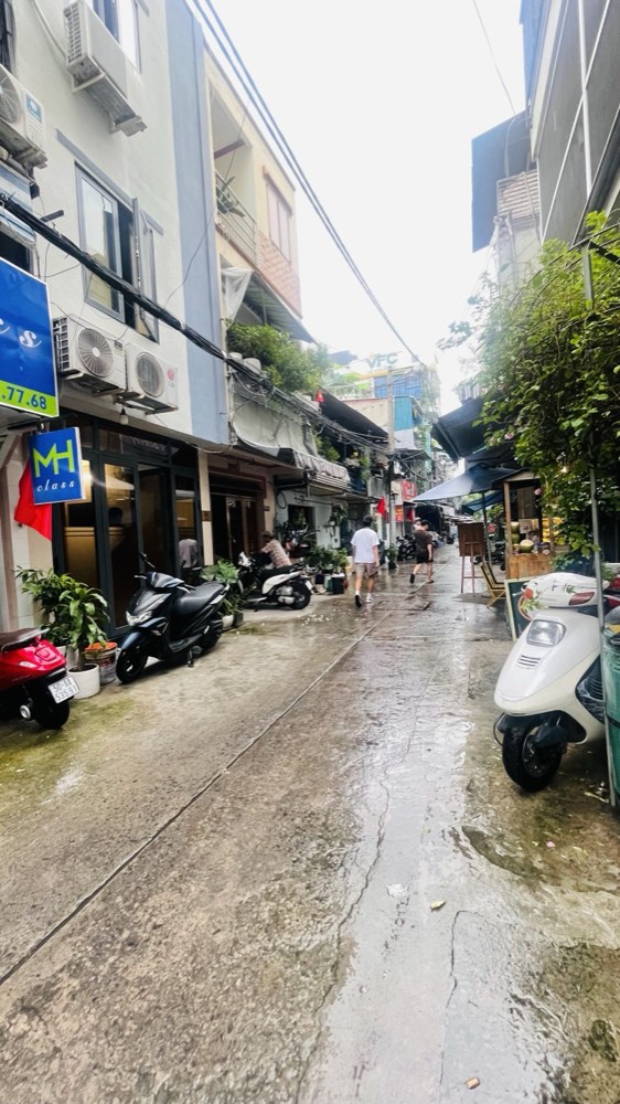 Bán nhà hẻm đường Nguyễn Trung Ngạn, Quận 1