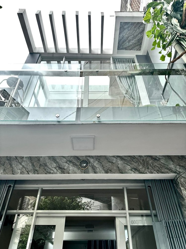 Bán nhà đường Bùi Viện, Quận 1