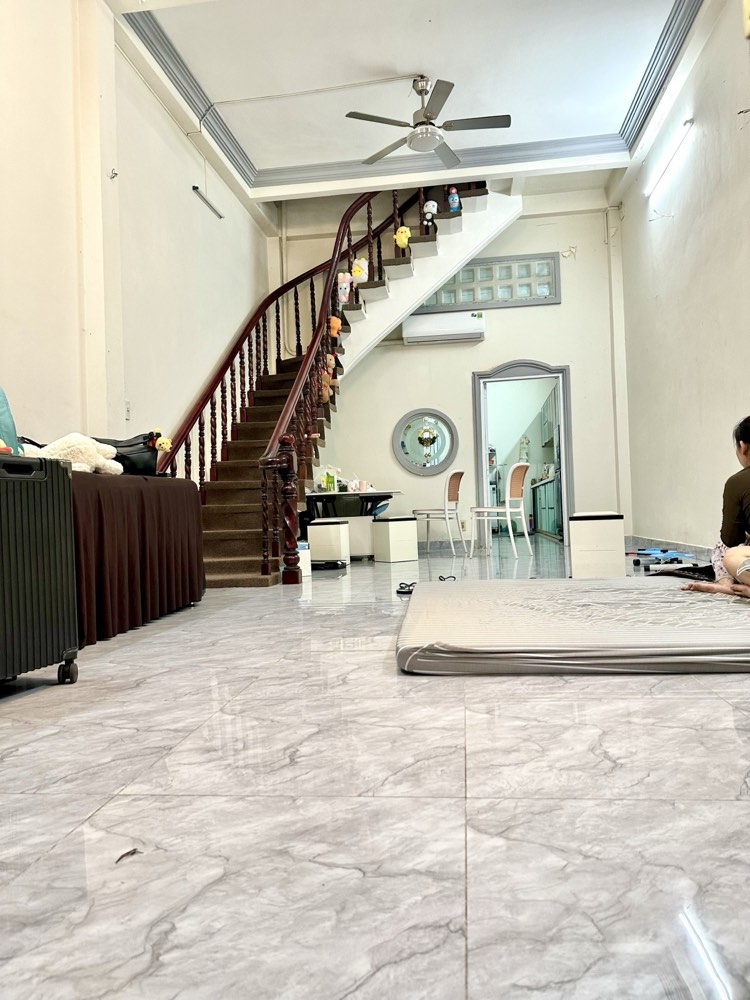 Bán nhà hẻm đường Trường Sa, Phú Nhuận