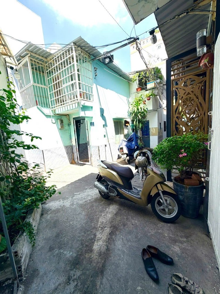 Bán nhà hẻm 120 Mai Thị Lựu, Quận 1