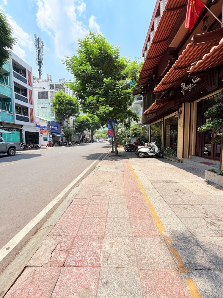 Bán nhà mặt tiền Nguyễn Cảnh Chân, Quận 1