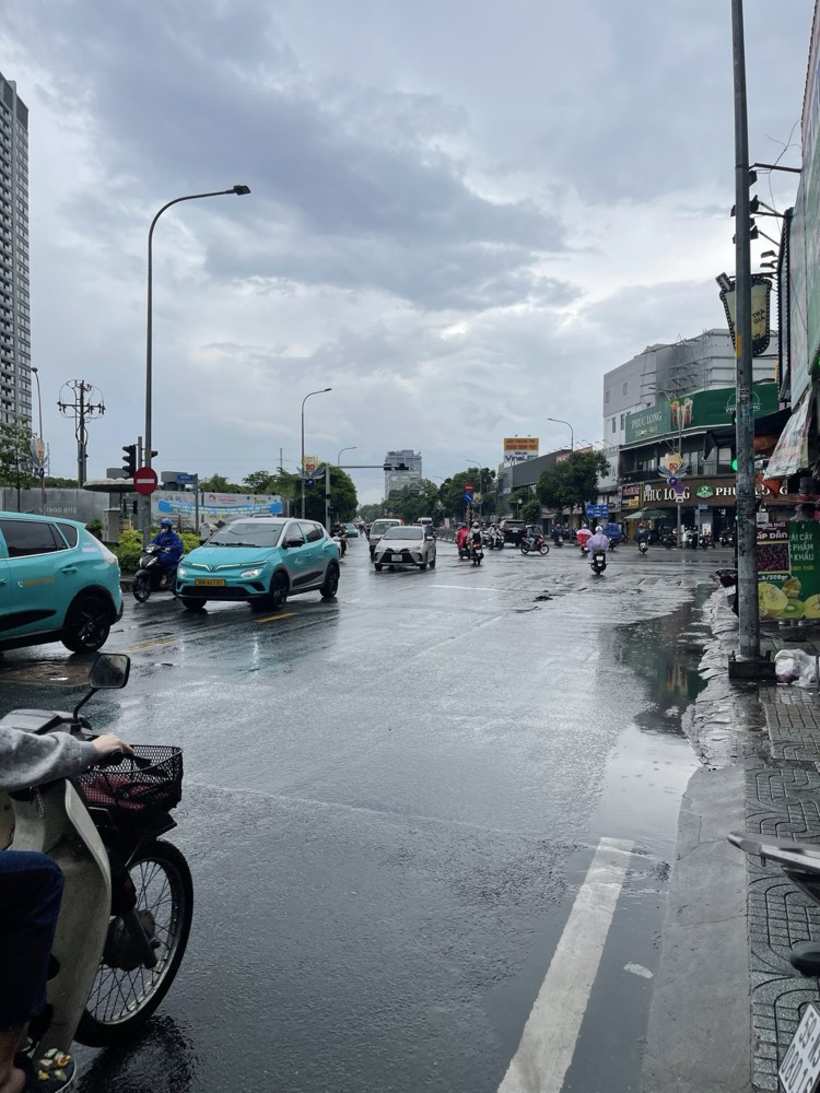 Bán nhà mặt tiền Thành Thái, Quận 10