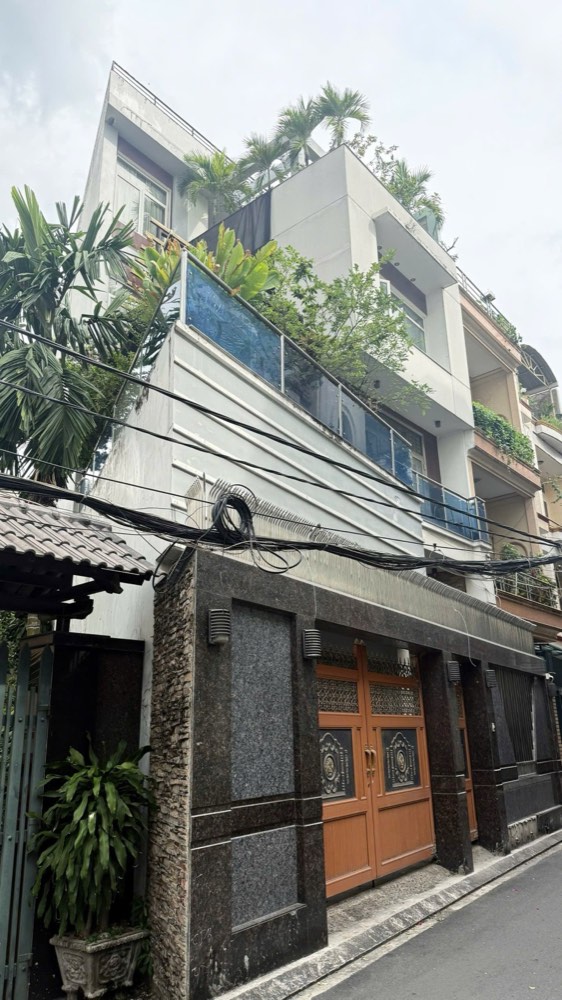 Bán nhà hẻm 686 Cách Mạng Tháng Tám, Tân Bình