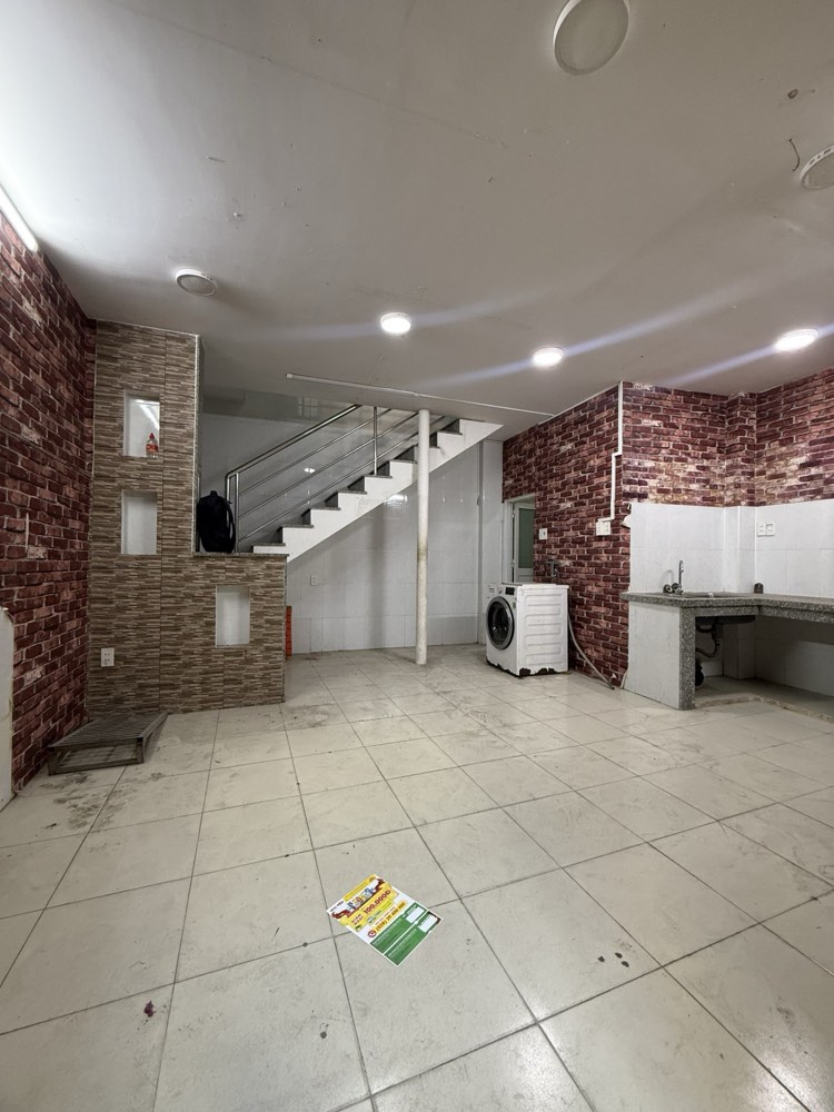 Bán nhà hẻm 165 Cống Quỳnh, Quận 1