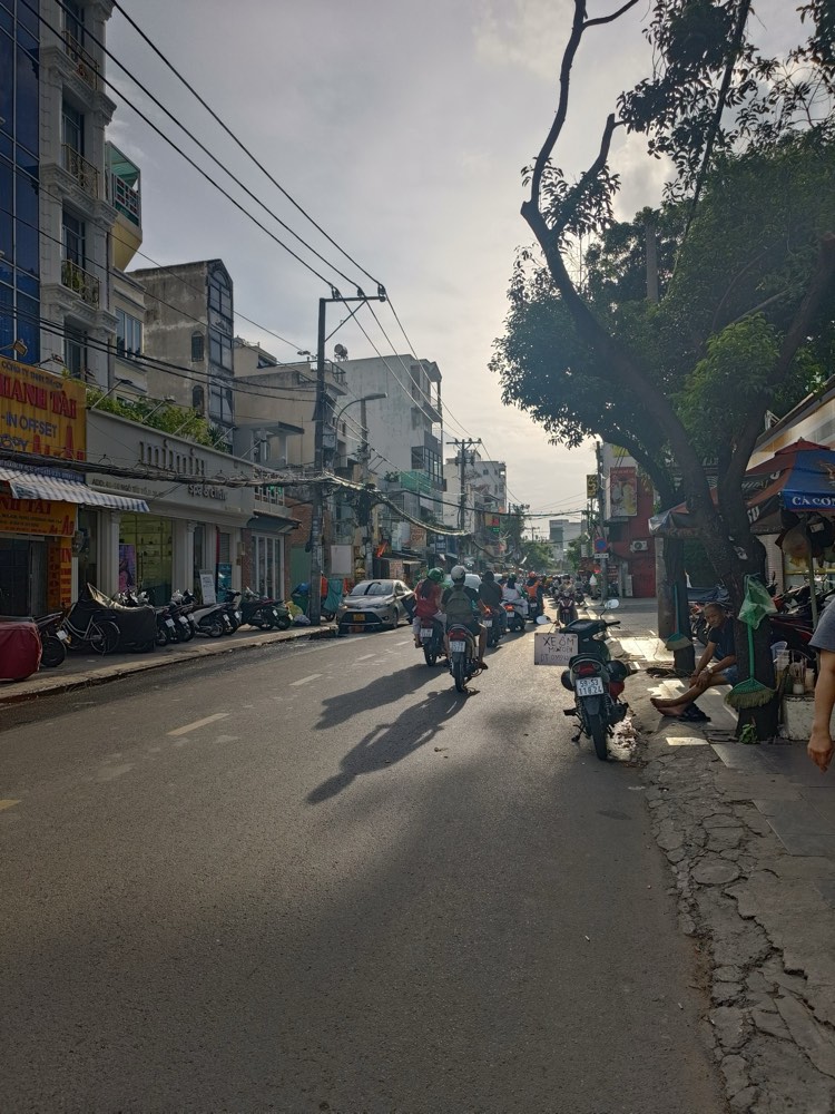 Bán nhà mặt tiền Ngô Tất Tố, Bình Thạnh