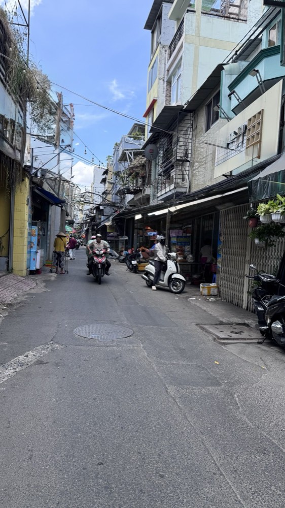 Bán nhà mặt tiền Trần Văn Đang, Quận 3