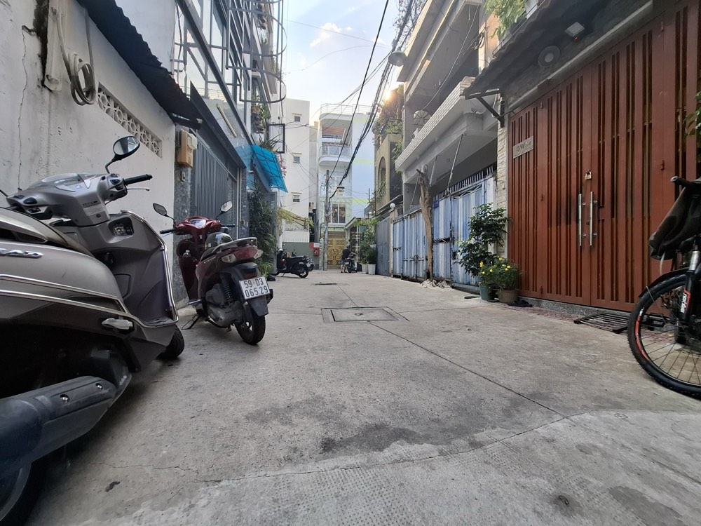 Bán nhà hẻm đường Phạm Văn Hai, Tân Bình