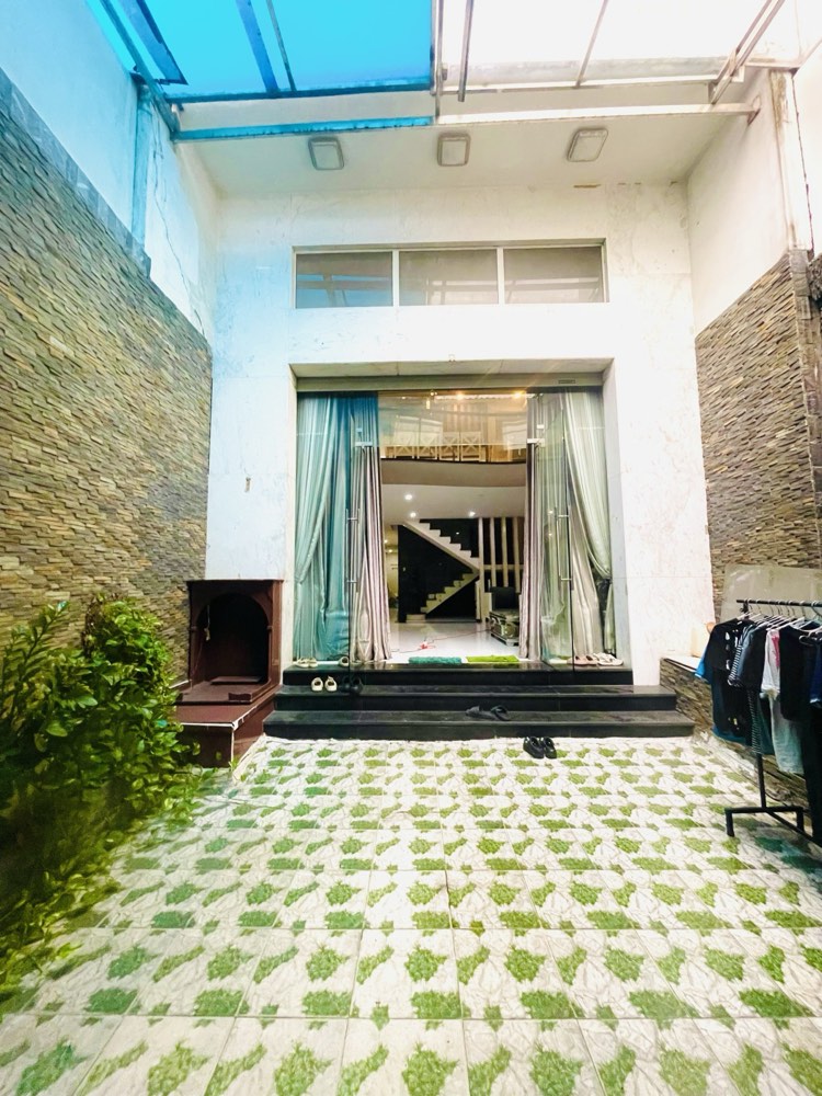 Bán nhà mặt tiền Nguyễn Xí, Bình Thạnh