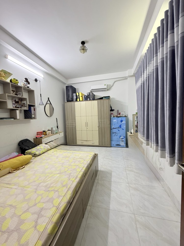 Bán nhà mặt tiền Lê Hồng Phong, Quận 10