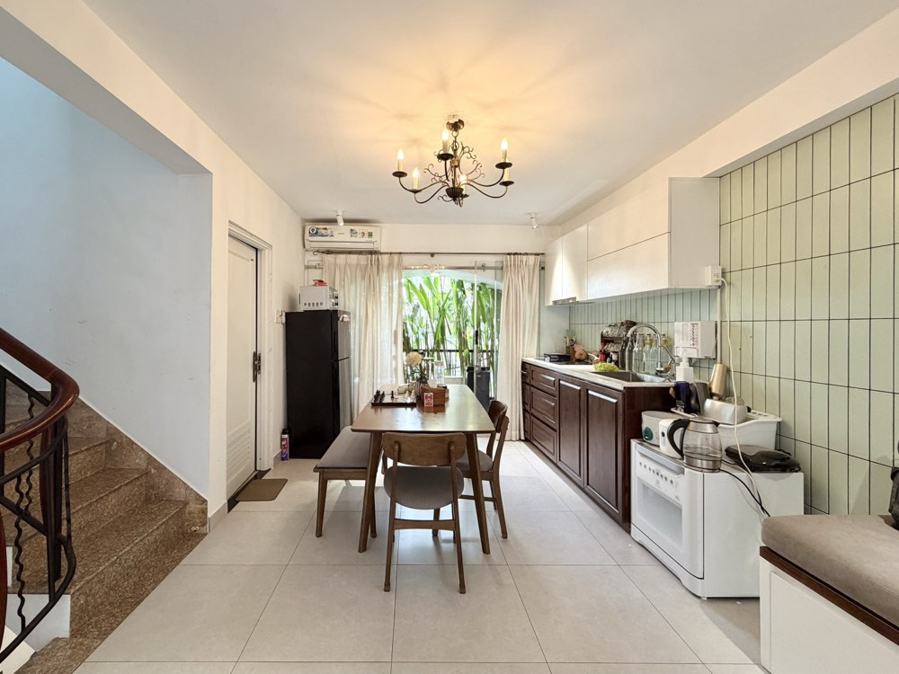 Bán tòa nhà hẻm 154 Trần Quang Khải, Quận 1