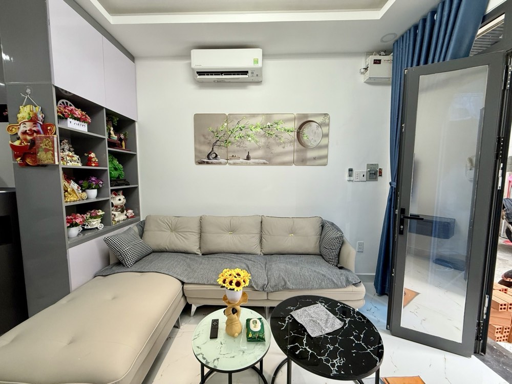 Bán nhà mặt tiền Trần Khắc Chân, Quận 1