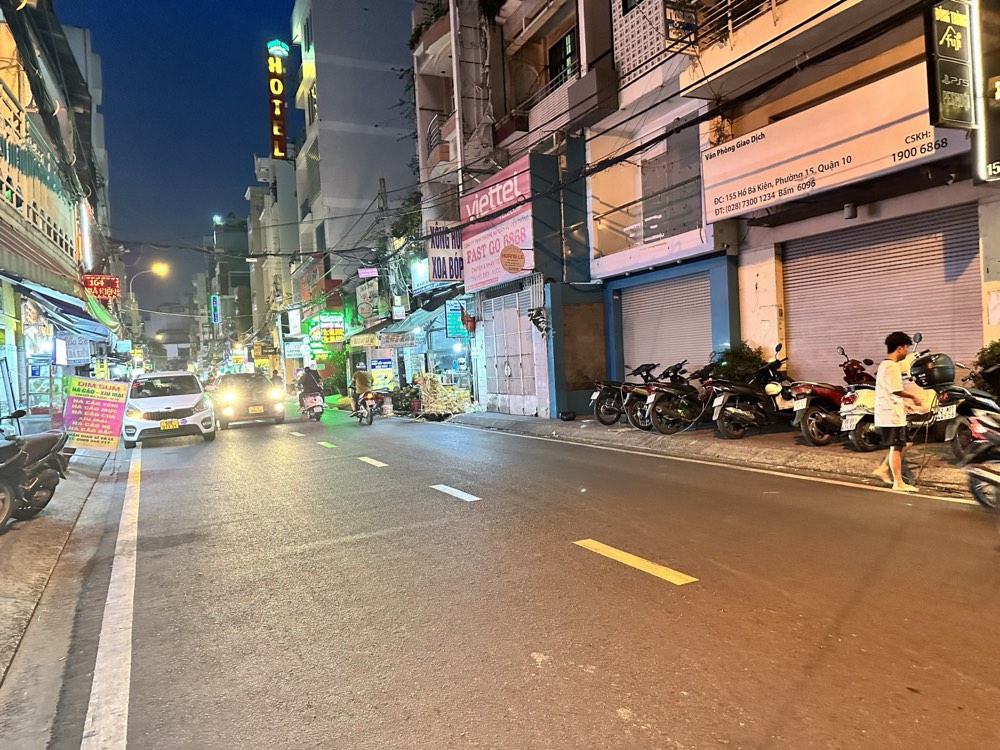 Bán nhà đường Hồ Bá Kiện, Quận 10