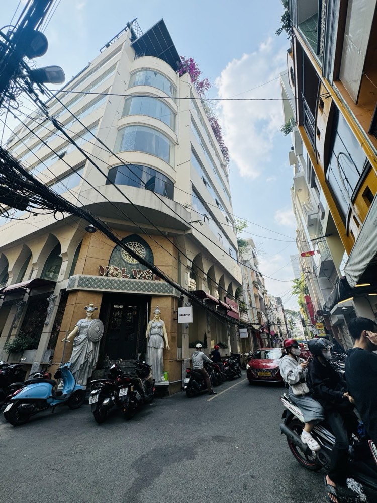 Bán nhà hẻm 149 Lê Thị Riêng, Quận 1
