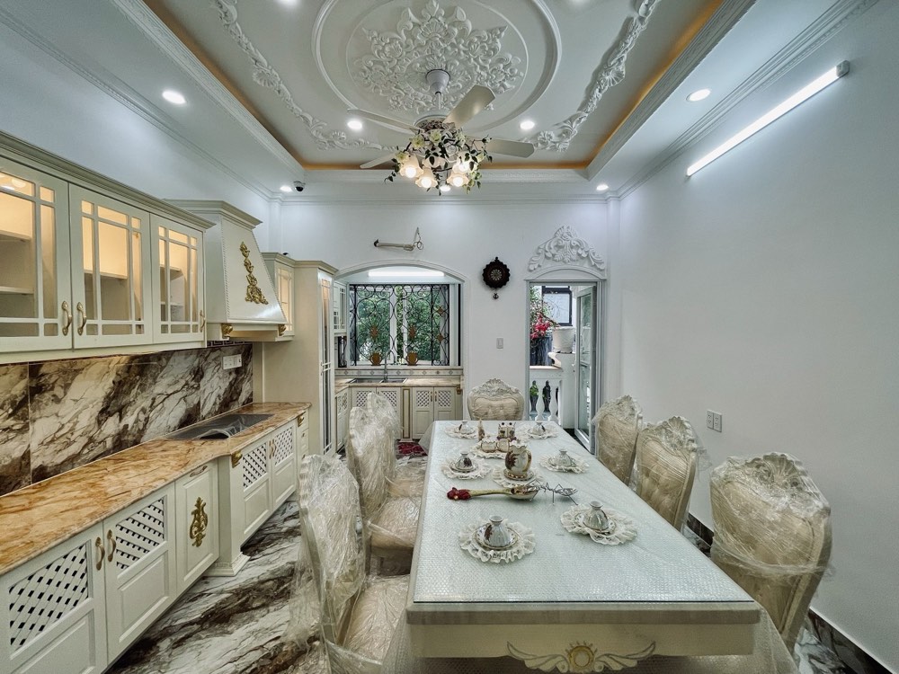 Bán nhà mặt tiền Ba Tháng Hai, Quận 10