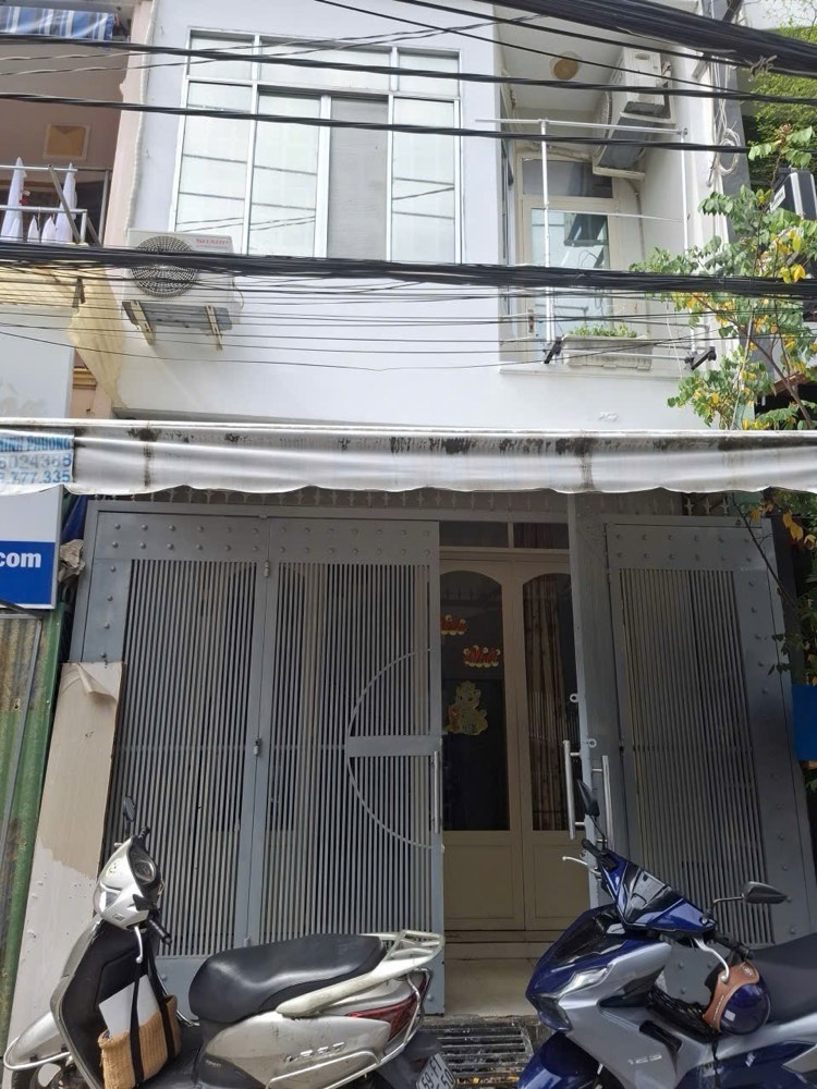Bán nhà hẻm đường Nguyễn Trãi, Quận 1