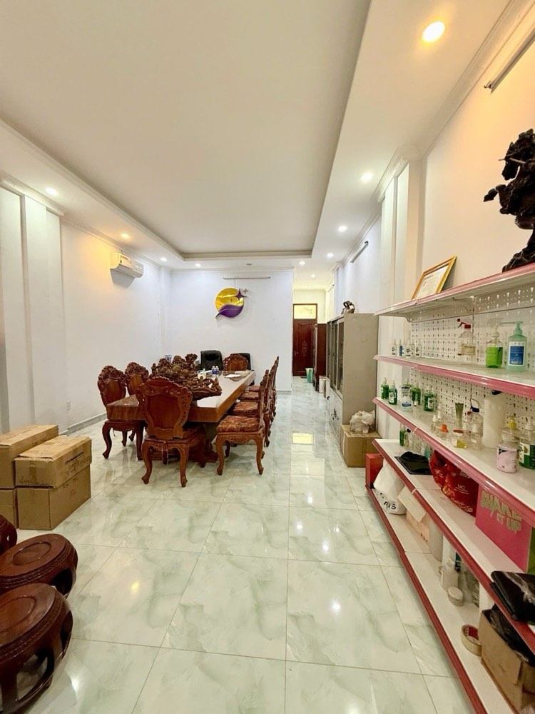 Bán nhà mặt tiền Võ Văn Kiệt, Quận 1 - ảnh 1