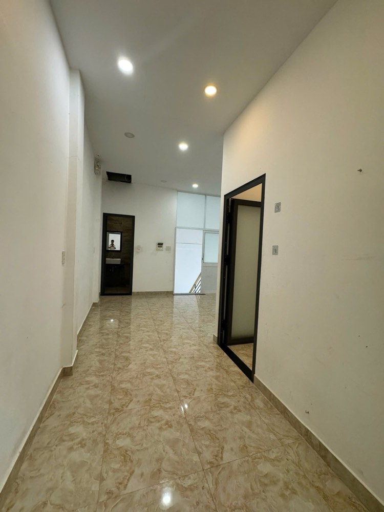 Bán nhà hẻm đường Võ Văn Kiệt, Quận 1 - ảnh 2
