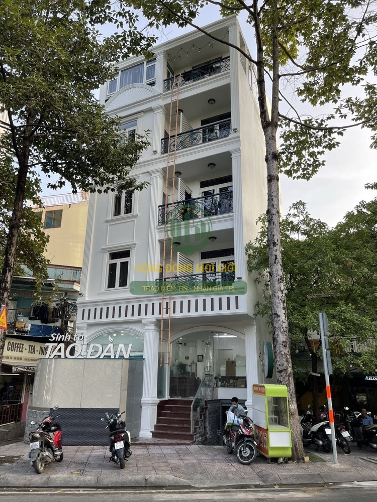 Bán nhà mặt tiền 93 Hoàng Sa, Quận 1