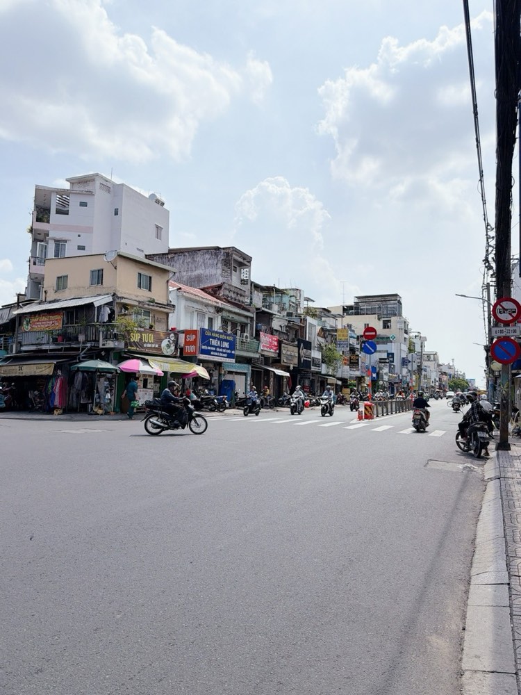 Bán nhà hẻm 262 Cách Mạng Tháng Tám, Quận 3 - ảnh 1