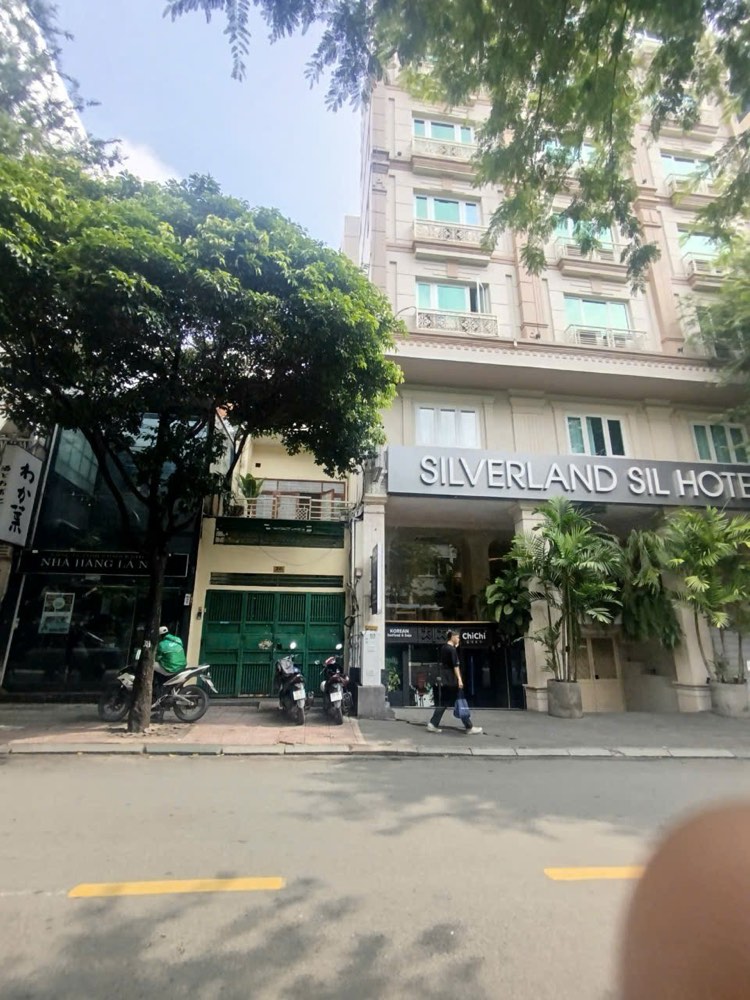 Bán nhà mặt tiền Thái Văn Lung, Quận 1