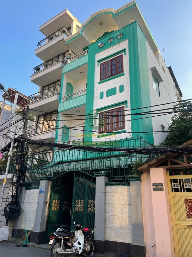 Bán nhà mặt tiền Nguyễn Trãi, Quận 1